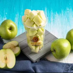 قطع تفاح اخضر